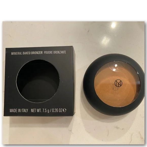 IL MAKIAGE Mineral Baked Bronzer – Waka Waka (New) - Picture 3 of 5